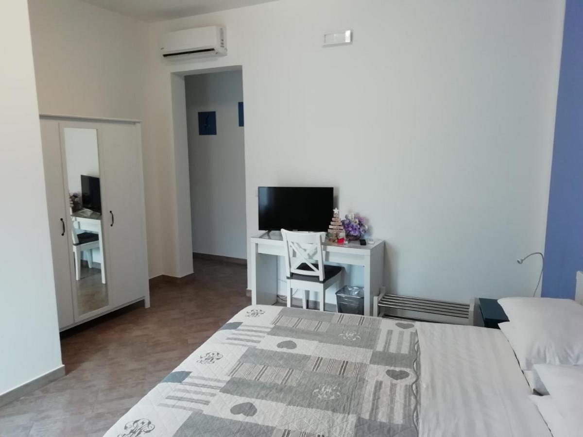 Bed and Breakfast Colori Del Salento Cellino San Marco Exterior foto